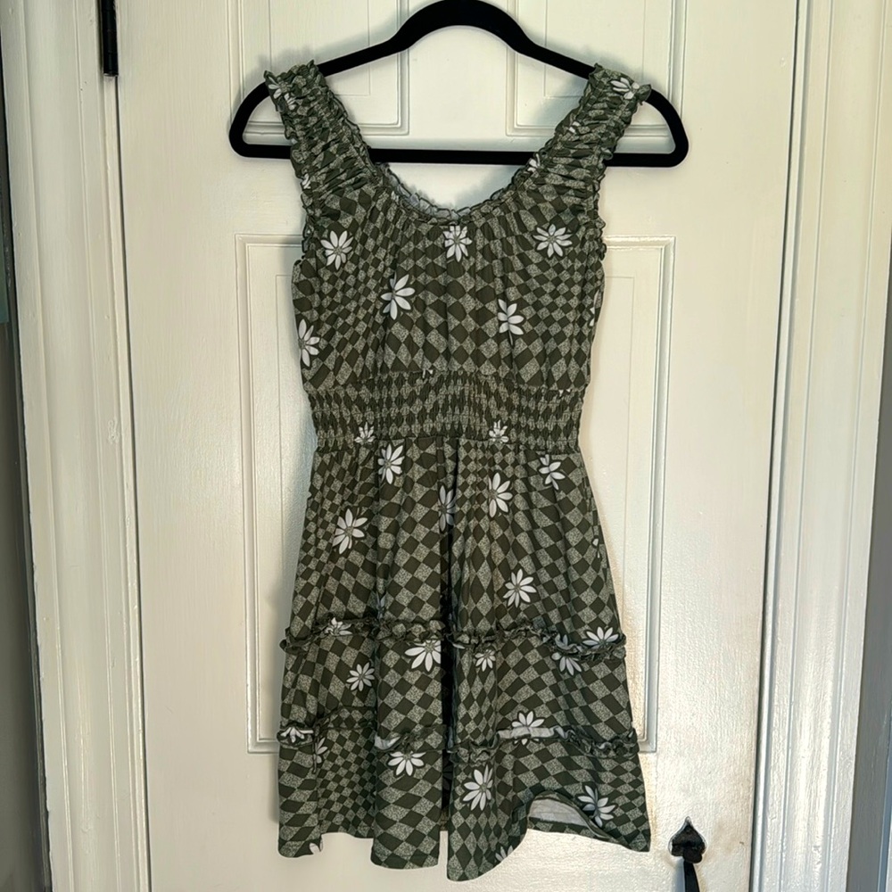 Green floral checkered sun dress tank sleeves rouched lightweight stretchy